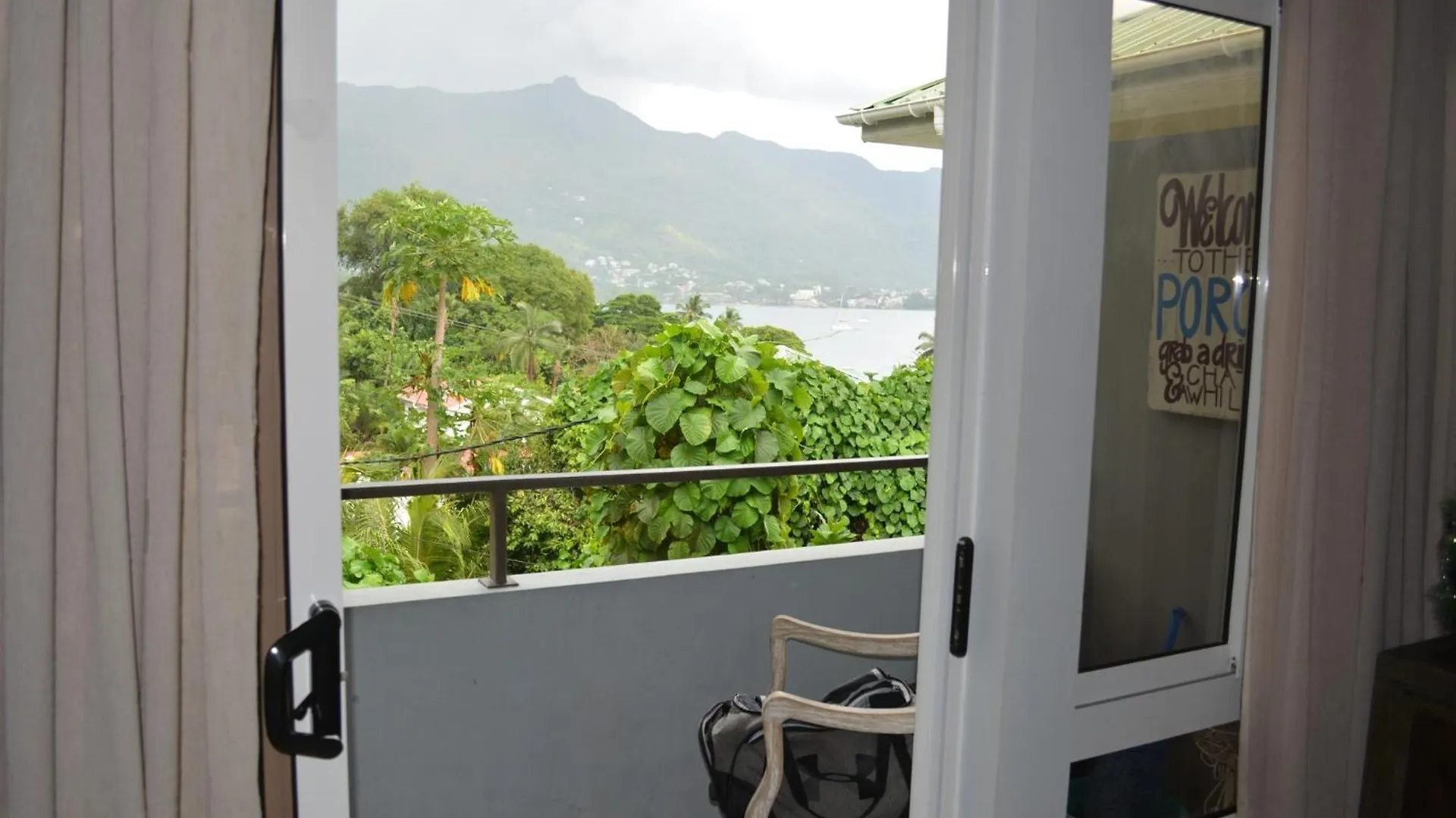 Beau Vallon Rentals - Two Bedroom Apartment Victoria